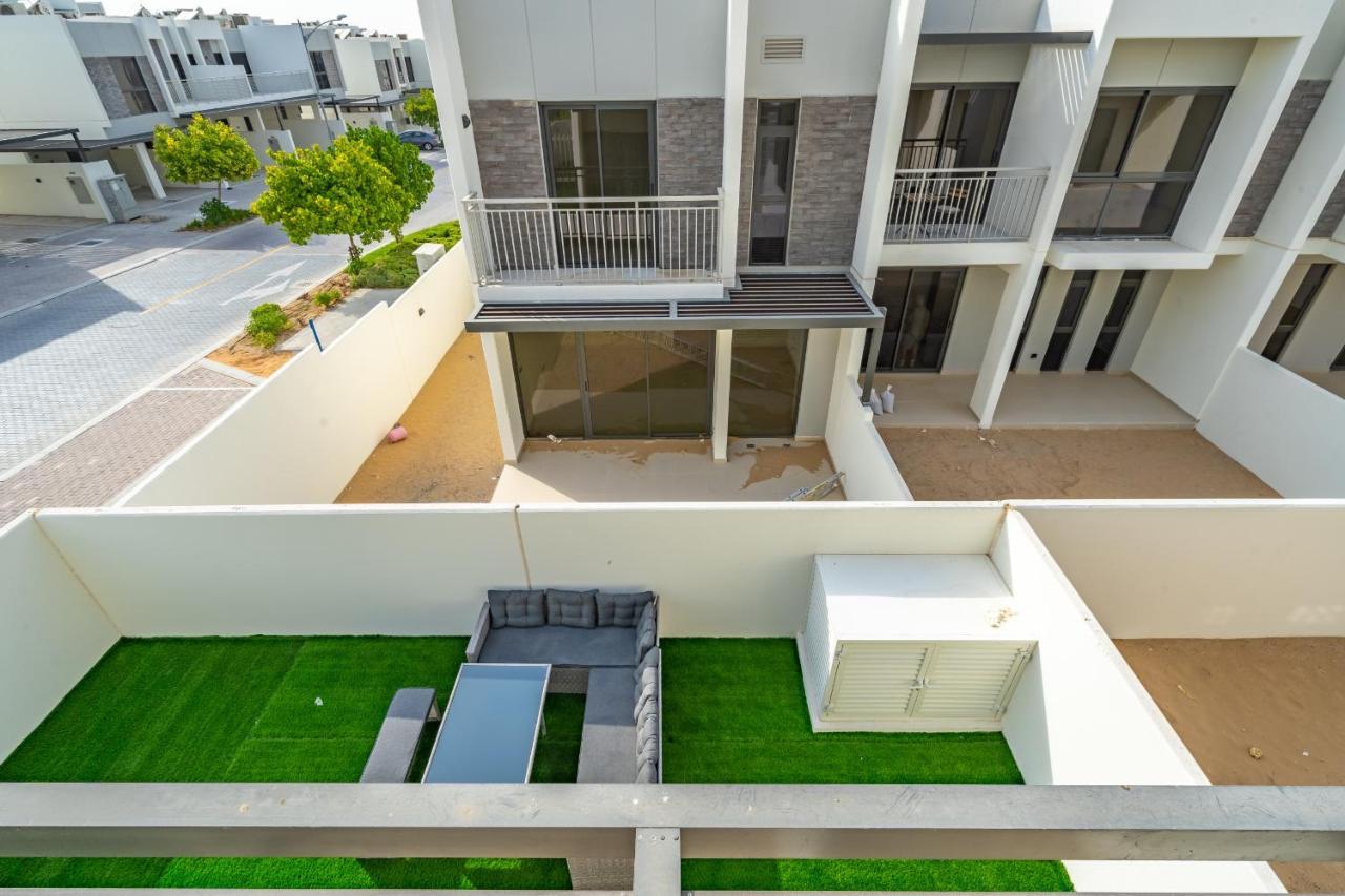 Primestay - Damac Hills 2 Aster Villa Dubai Eksteriør billede