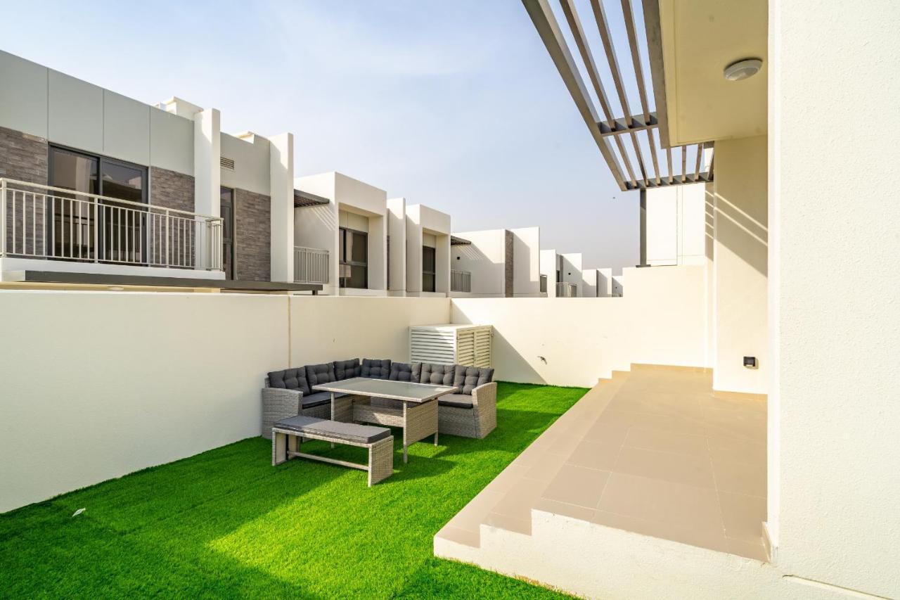 Primestay - Damac Hills 2 Aster Villa Dubai Eksteriør billede