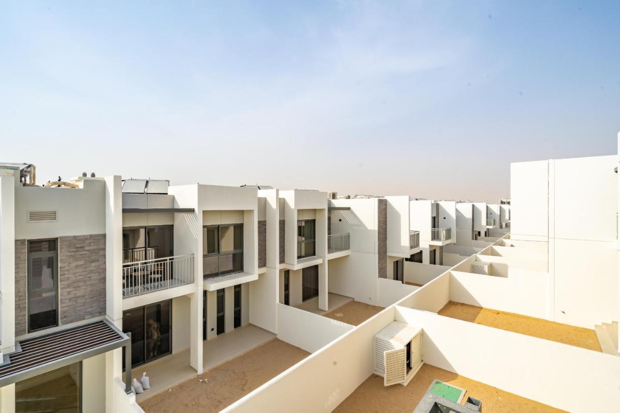 Primestay - Damac Hills 2 Aster Villa Dubai Eksteriør billede
