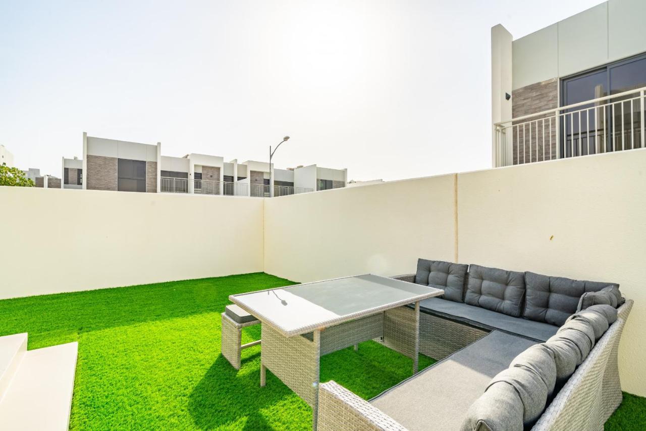 Primestay - Damac Hills 2 Aster Villa Dubai Eksteriør billede