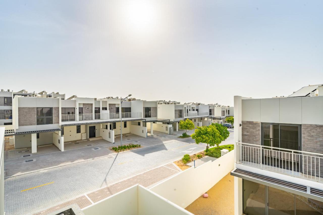 Primestay - Damac Hills 2 Aster Villa Dubai Eksteriør billede