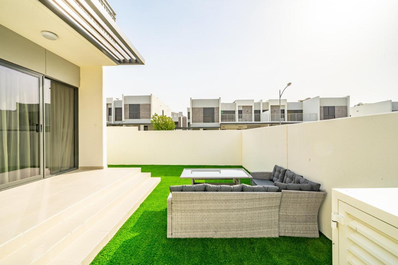 Primestay - Damac Hills 2 Aster Villa Dubai Eksteriør billede