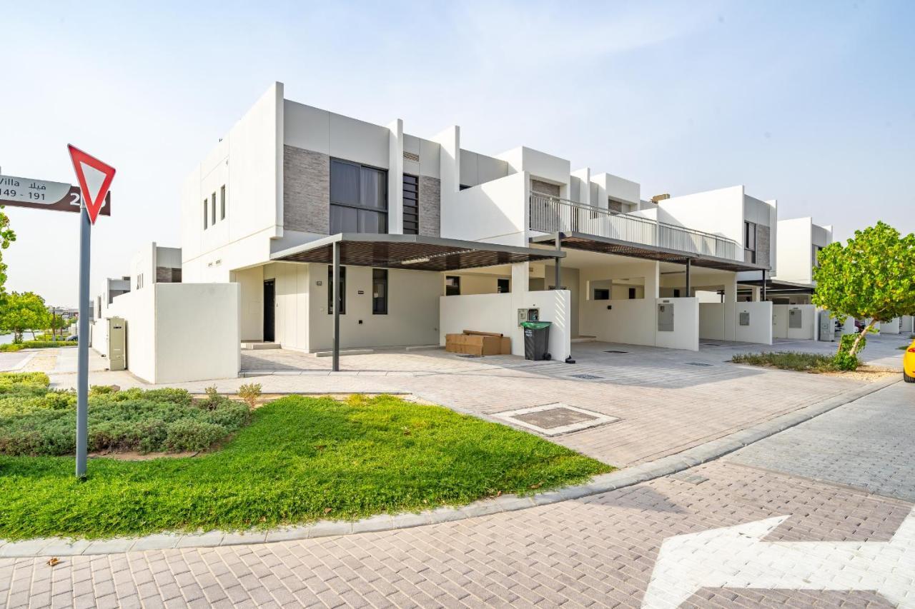Primestay - Damac Hills 2 Aster Villa Dubai Eksteriør billede